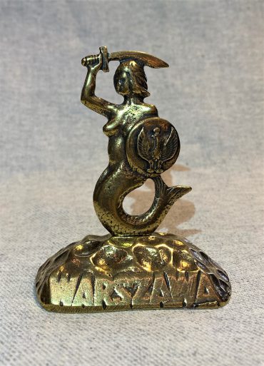 IMG 1555 370x513 - Metalowa Syrenka Warszawska
